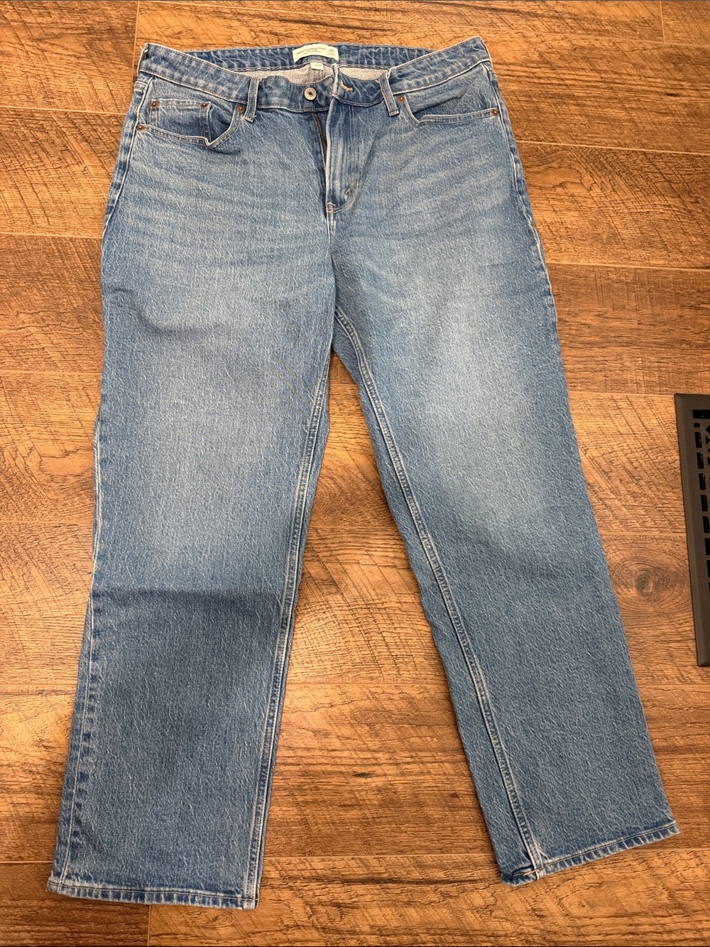 Abercrombie & Fitch Mid Rise 90's Straight Leg Jeans - Med/Light Blue Wash
